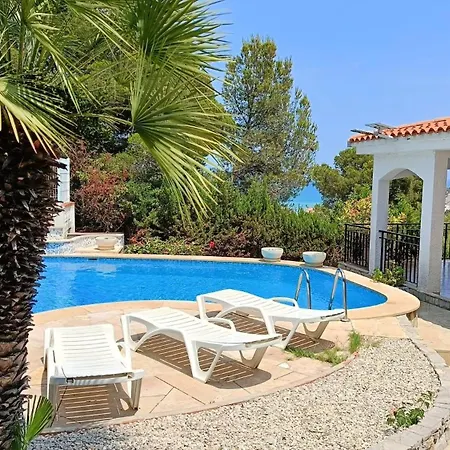 Urmi 5 Holiday home *