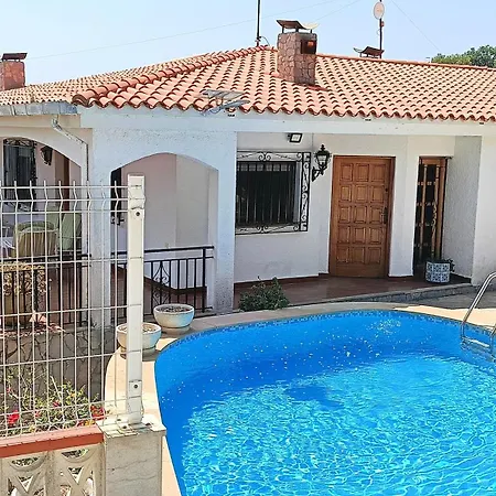 Urmi 5 Holiday home *